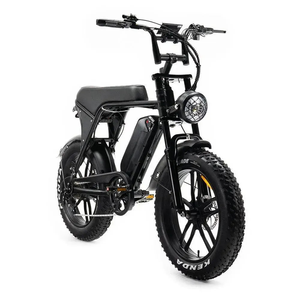 Ouxi V8 2025 fatbike in zwart, schuin vooraanzicht van rechts met stuur, koplamp en voorvork