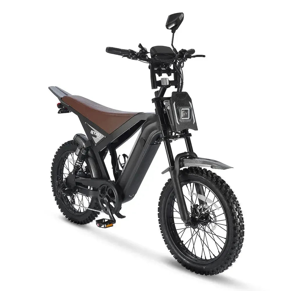 Ouxi GT20 Pro fatbike in zwart, schuin vooraanzicht met stuur, spiegel, koplamp en voorspatbord
