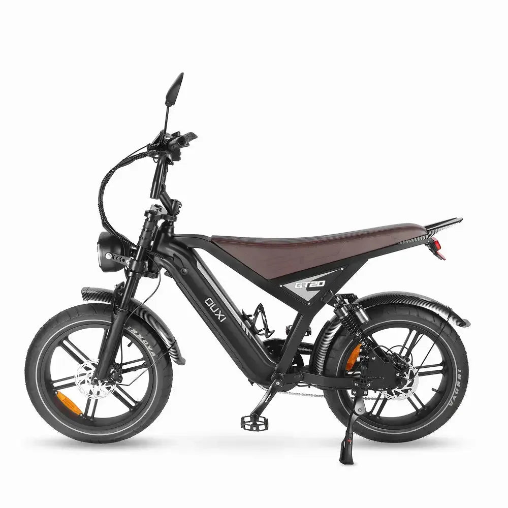 Ouxi GT20 fatbike in zwart, linkerzijaanzicht op de standaard met schijfremmen en achtervering