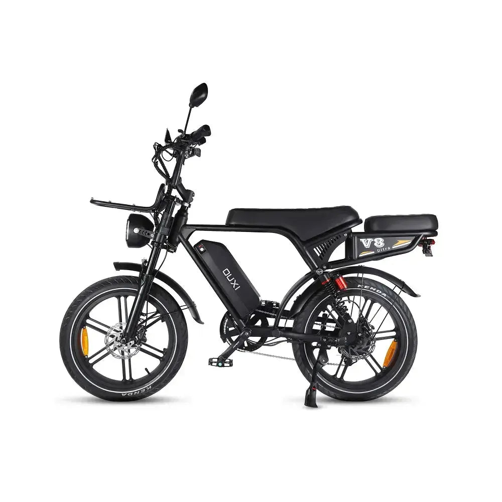 Ouxi V8 Ultra fatbike in zwart, zijaanzicht van de linkerkant met standaard en schijfrem voor