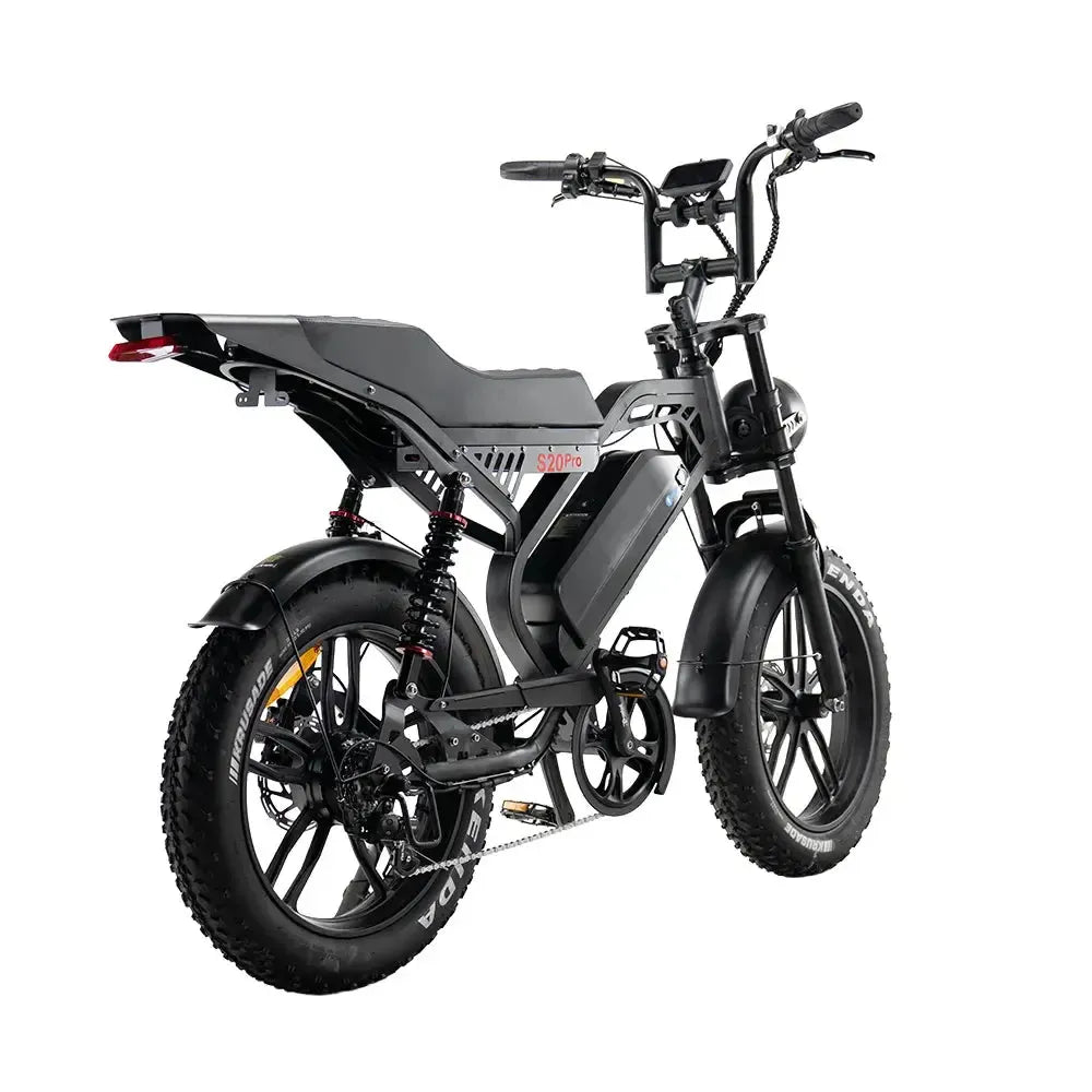 QMWheel S20 Pro fatbike in zwart, schuin achteraanzicht met achterlicht en dubbele achtervering